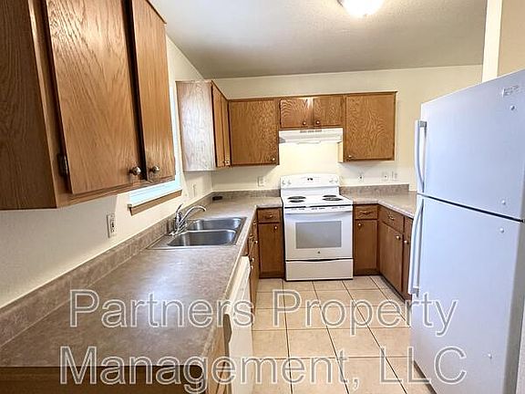 3rd image of 890 S Curtis Ave #1