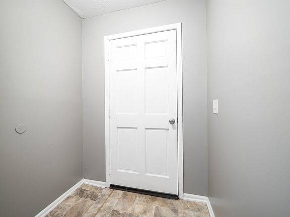 5th image of 960 Minor Dr