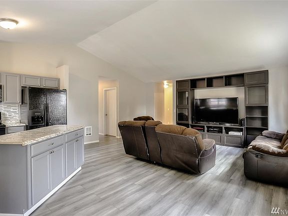 5th image of 9232 Pepperidge Ln SE
