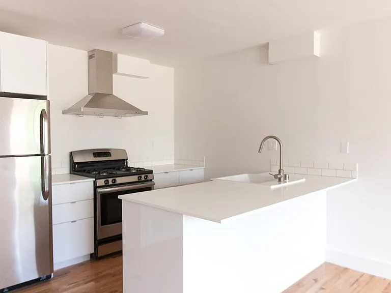 201 Avenue 55 #205 — Photo 9