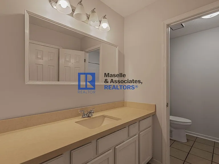 1212 Barnett Bend Cir — Photo 25