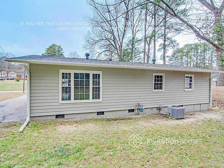 1100 Chatham Ln — Photo 24