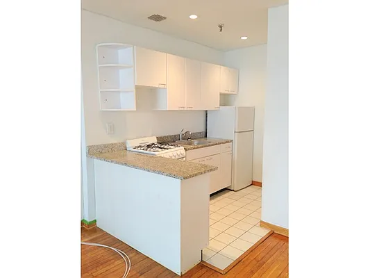 Rented by Mirador Real Estate | media 19