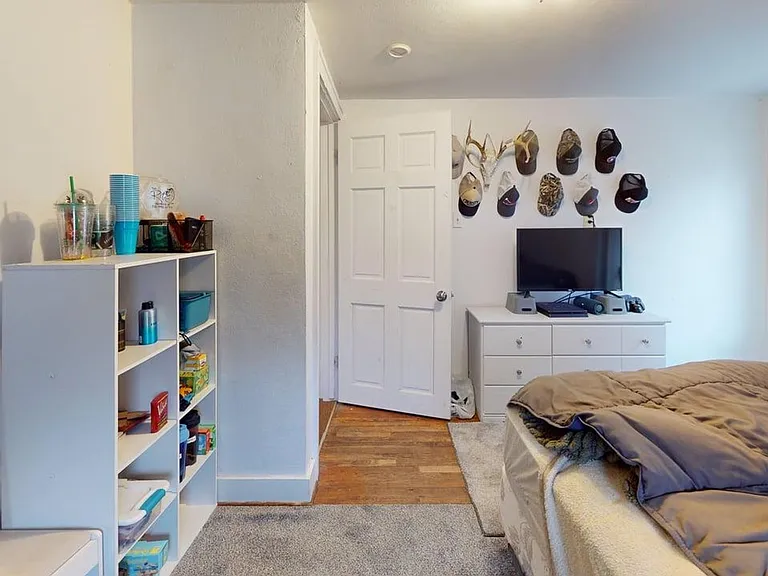 147 Campus Ave — Photo 9