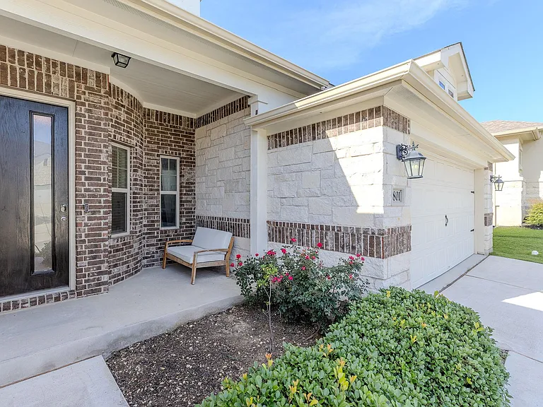 1801 Baleric Dr — Photo 3