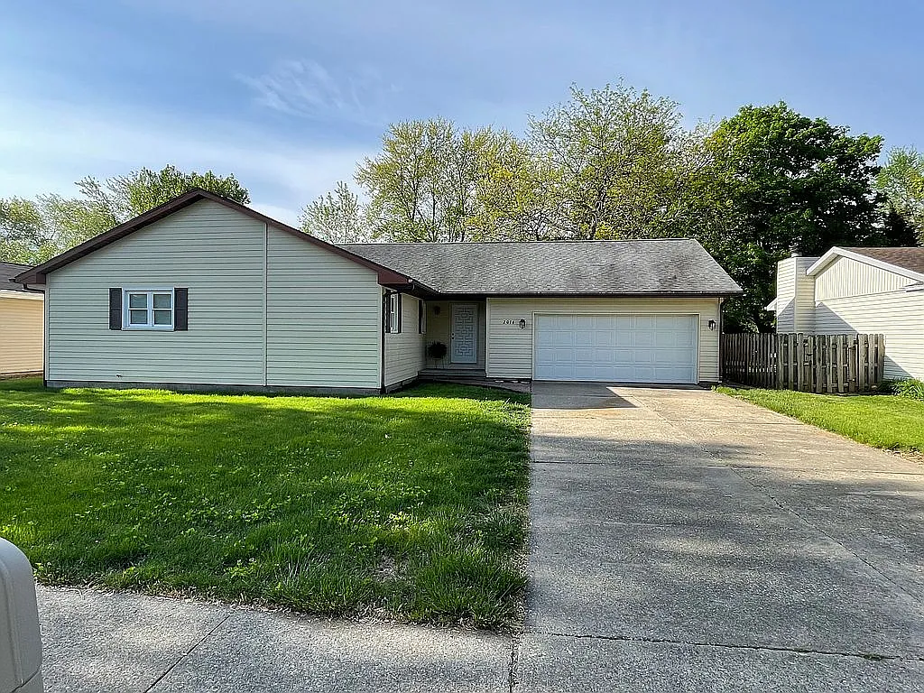 2016 Croydon Dr photo 1