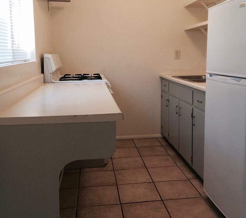 2nd image of 1316 E Lee St #2