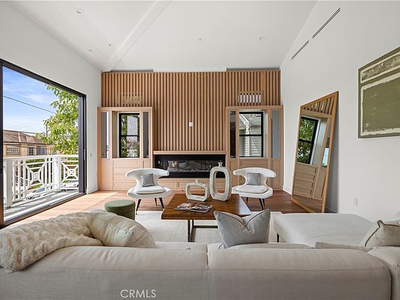 4th image of 2111 Clark #A
