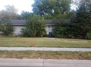 4106 SW 6th Ave, Topeka, KS 66606