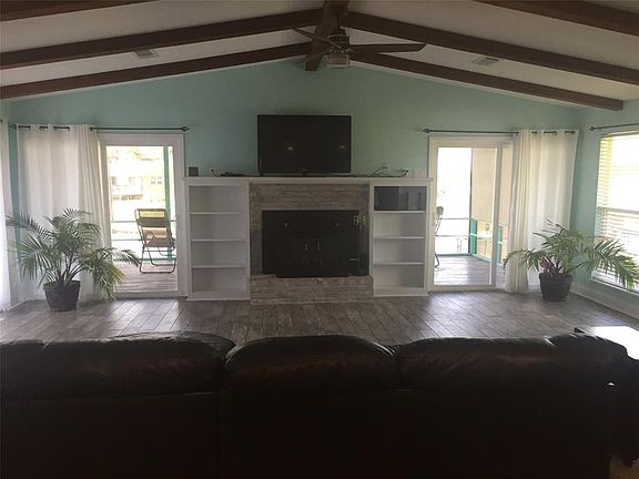 3rd image of 106 Misty Glen Cir