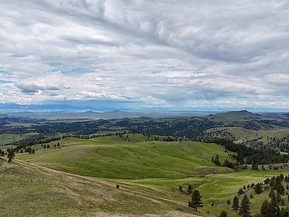 3rd image of 206 Upper Sawmill Loop