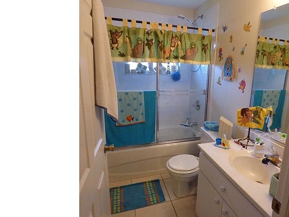 2nd image of 1320 SE 2nd Pl