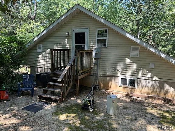 5th image of 150 Christopher Ln