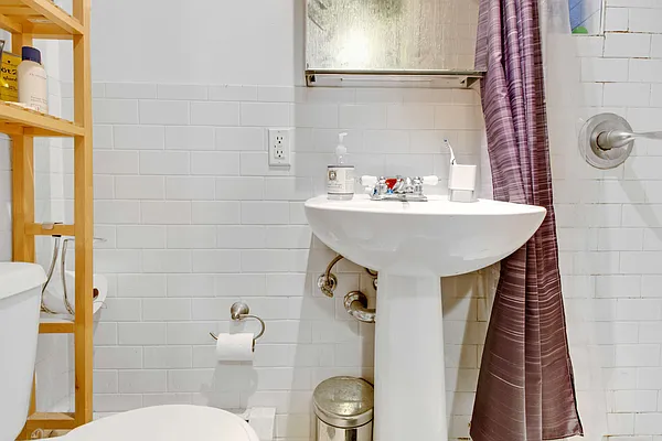 Rented by Compass | media 25