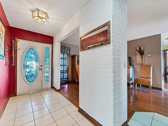 5th image of 2539 Laurelwood Ln