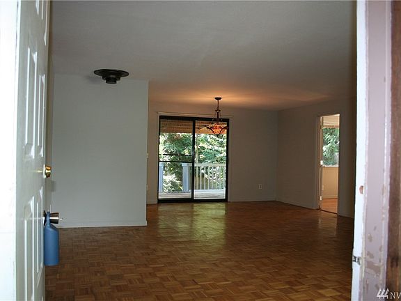2nd image of 2104 Woodridge Ave