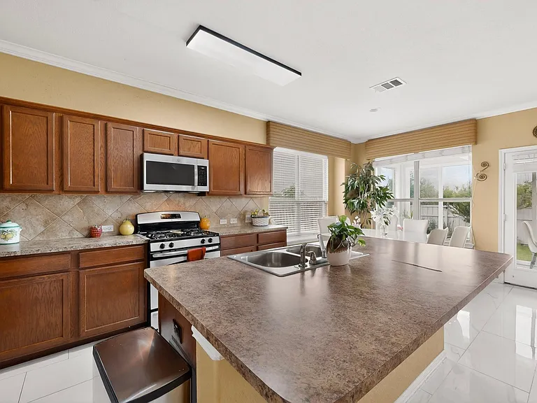 11228 Barn Owl Dr — Photo 7