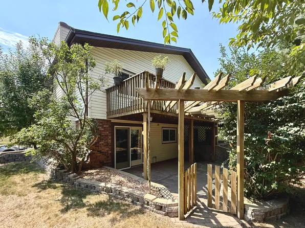 1055 Bridge St, Shoreview, MN 55126