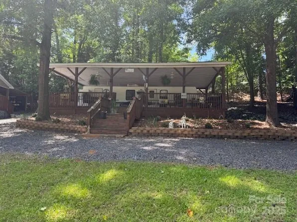 146 Trivette Trl, Mount Gilead, NC 27306