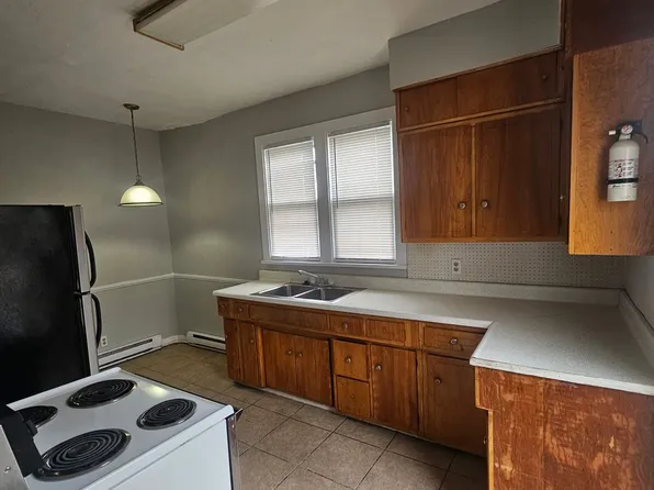 221 East 11th Street, 221 W 11th St #2, Anderson, IN 46016