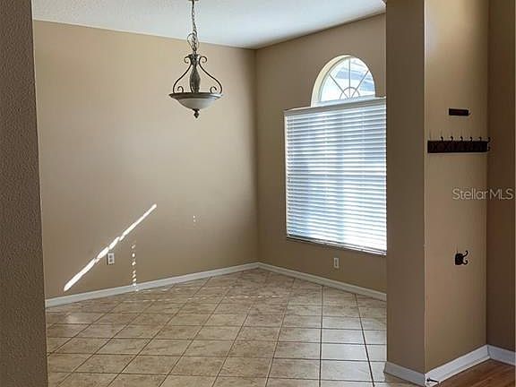 2nd image of 6017 Williamsburg Way