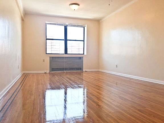 3rd image of 9036 149th St #1