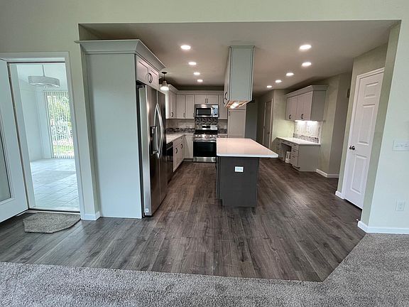 3rd image of 420 Pine Valley Dr