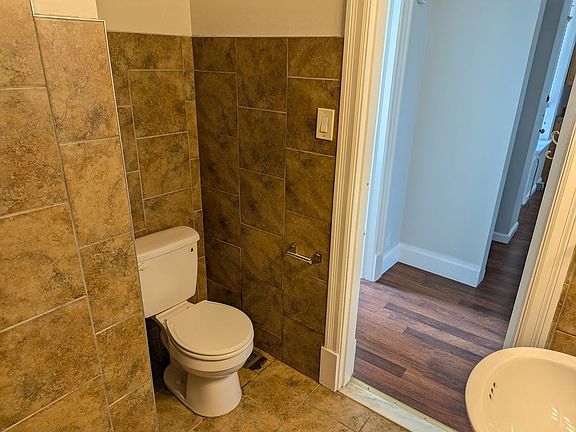 5th image of 2846 Wyoming St #1F