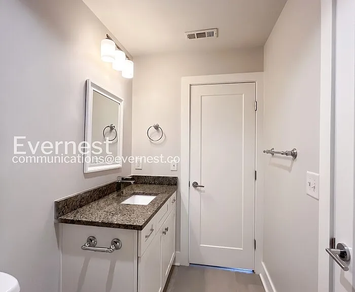 336 Queen Ave — Photo 12