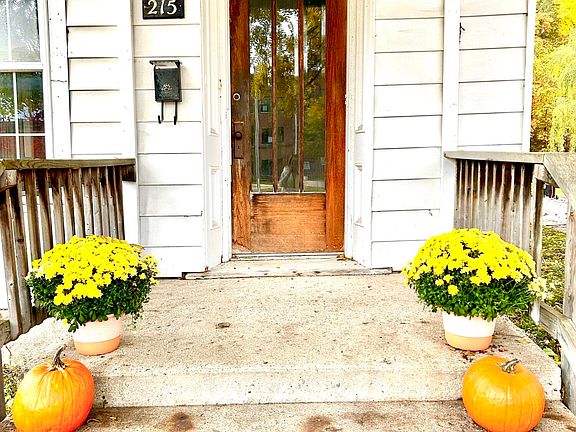 2nd image of 215 Marion Ave