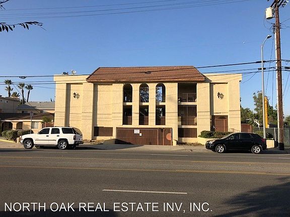 2nd image of 12617 Oxnard St #205