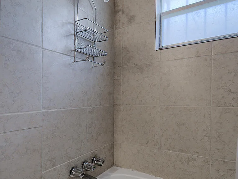2927 Harrison Ave — Photo 12