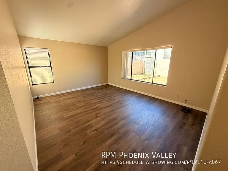 330 N Cottonwood Dr — Photo 14
