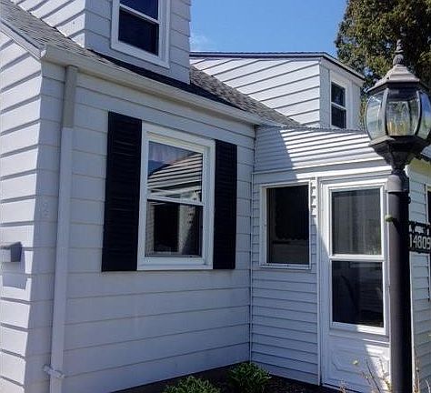 2nd image of 14809 Grapeland Ave
