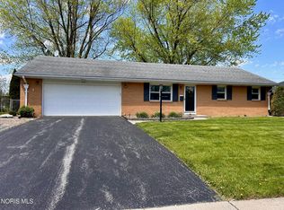 410 Overlook Dr, Waterville, OH 43566