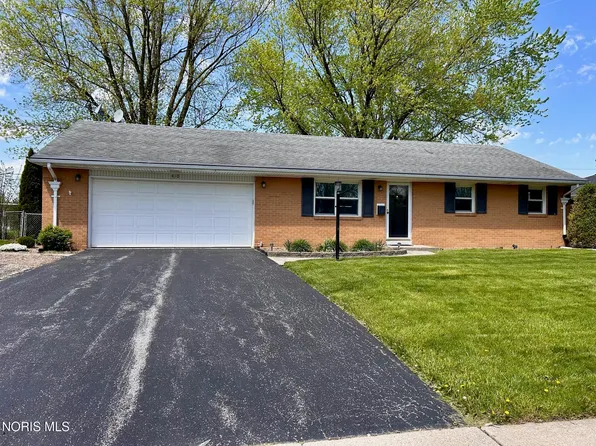 410 Overlook Dr, Waterville, OH 43566