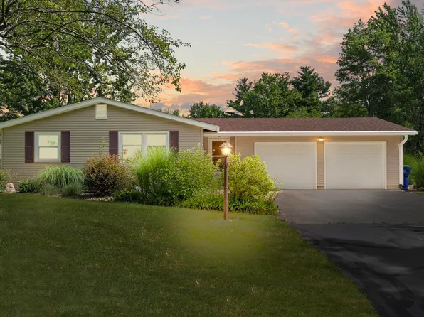 4810 W Till Rd, Fort Wayne, IN 46818