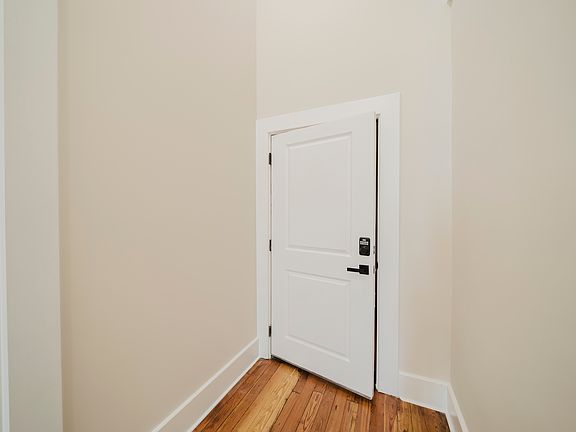4th image of 202-315 Cotton Ave