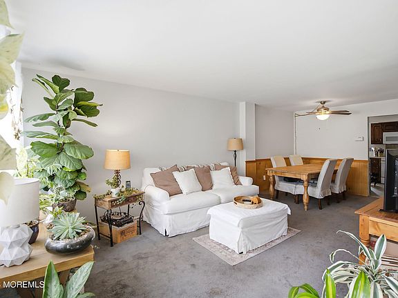 2nd image of 127 Primrose Lane #127