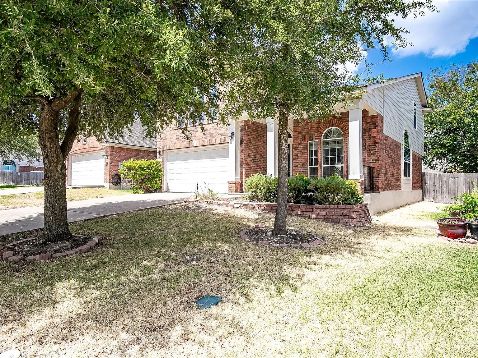 3 bed, 2.5 bath, 2129 sqft, $2,395 — Photo 3