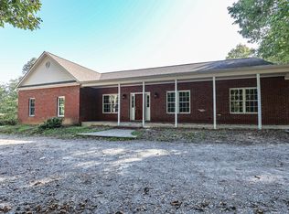 5885 Clinton Rd, Paducah, KY 42001