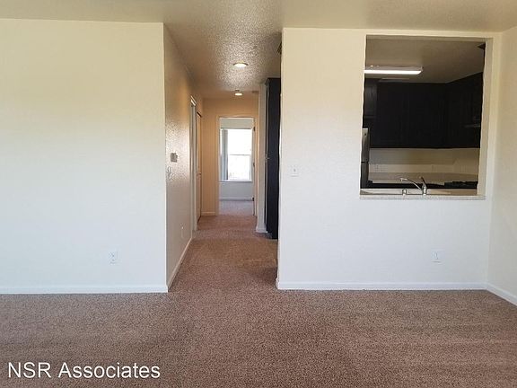 5th image of 405 Eastwood Ave