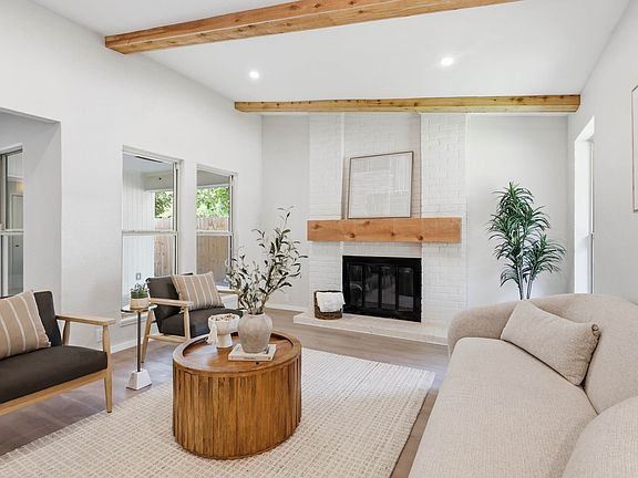 4th image of 2604 Peppertree Pl
