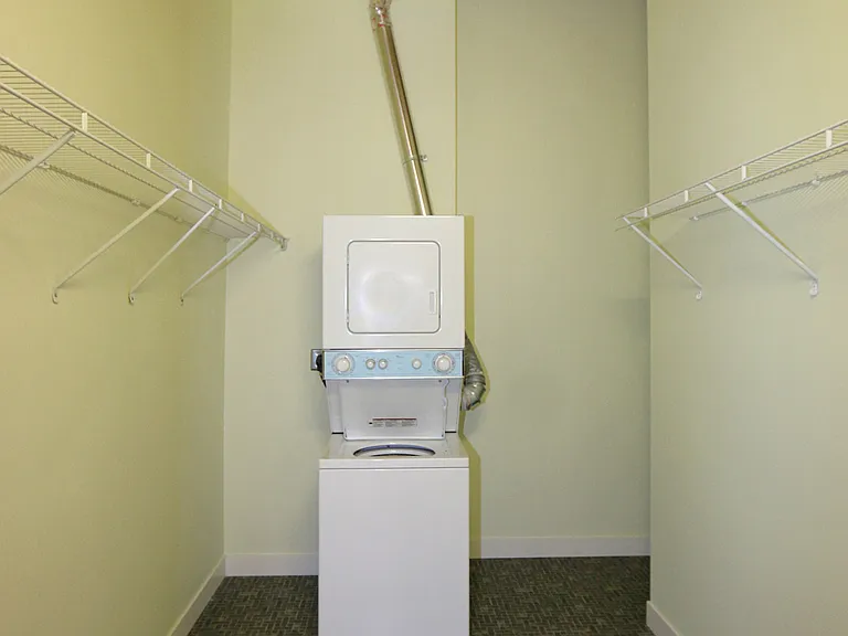 La Pompadour Apartments — Photo 19