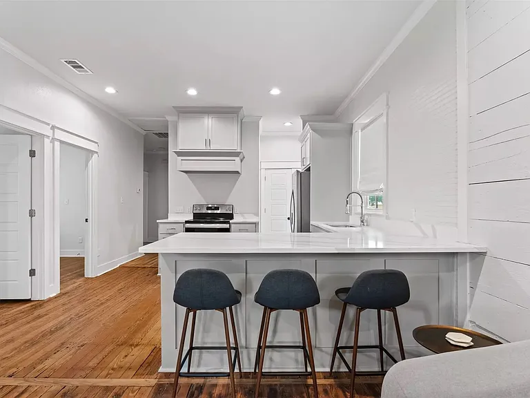 1012 Burnett Ave — Photo 10