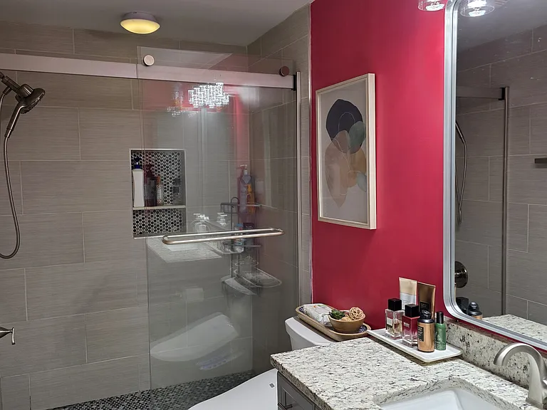 405 W 7th St #212 — Photo 24