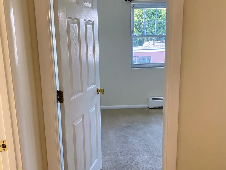 924 Main St #36 — Photo 8