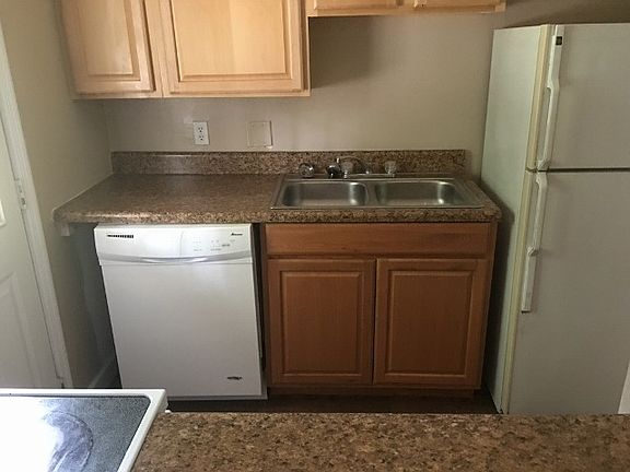 3rd image of 600 Mary Beth Ave APT 2