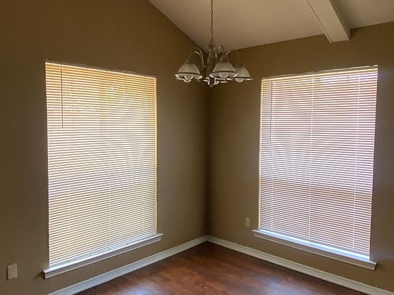4th image of 2126 Southmoor Dr