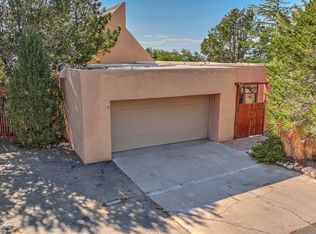 1064 Red Oaks Loop NE, Albuquerque, NM 87122